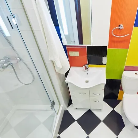 Apartmán 2 хв ходу до оперного театру!студія класс!